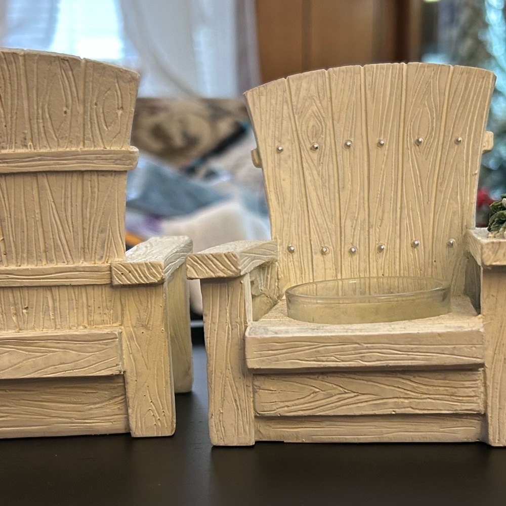 Yankee Candle Tea light holders (set of 2)Cream Adirondack Chair w/Blue Planter - Picture 6 of 6